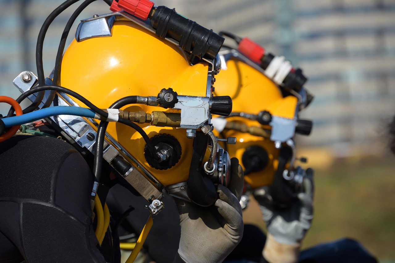 commercial diver, diving, helmet, diver, commercial, ocean, colorful, gloves, underwater, construction, work, nature, repair, safety, happy, working, saturation, decompression, professional, worker