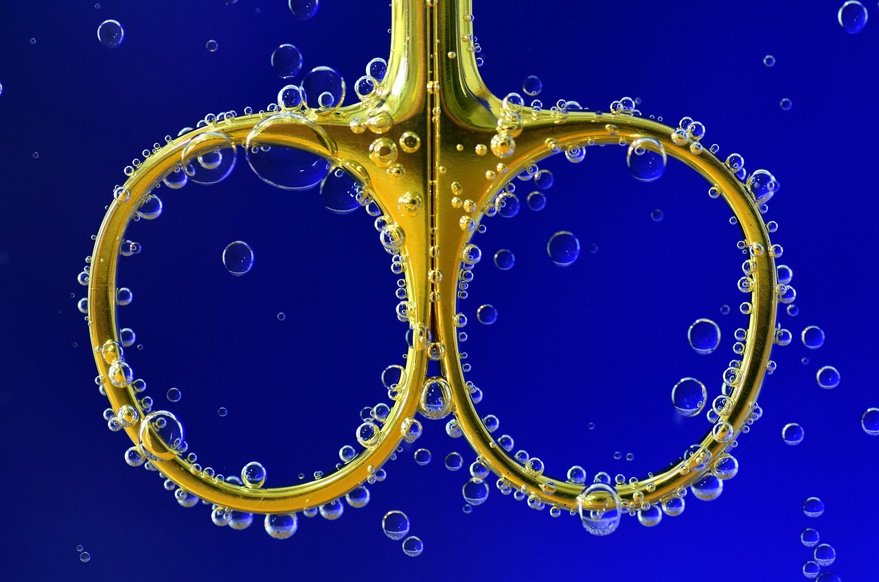 scissors, golden, glittering, beautiful, under water, cleaning, instrument, surgery, medicine, a surgical instrument, to wash, instruments washing machine, hygiene, clean, blubber, blow, gas bubbles, air bubbles, close up, cleanliness, surgery, surgery, surgery, surgery, surgery