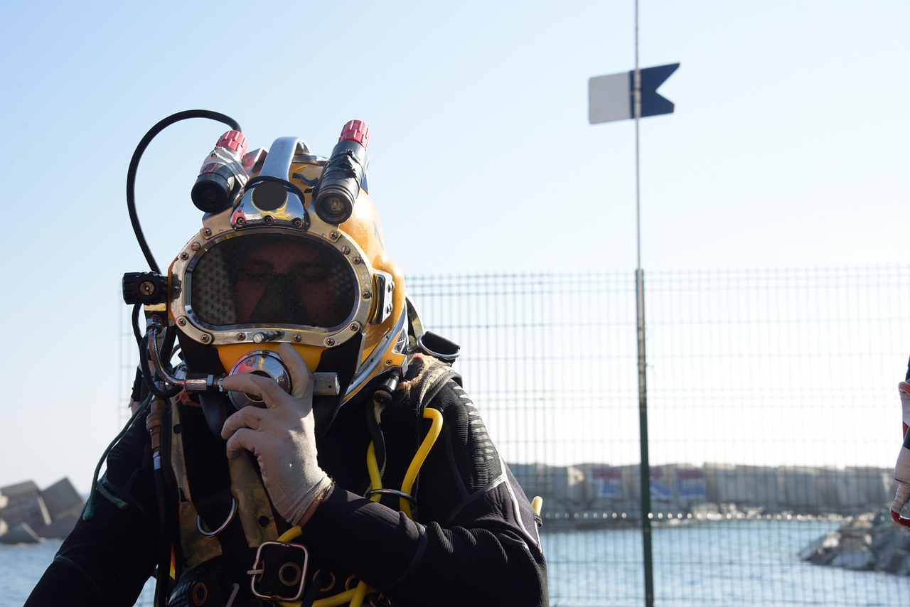 commercial diver, diving, helmet, diver, commercial, ocean, colorful, gloves, underwater, nature, construction, work, repair, safety, happy, working, saturation, decompression, professional, worker