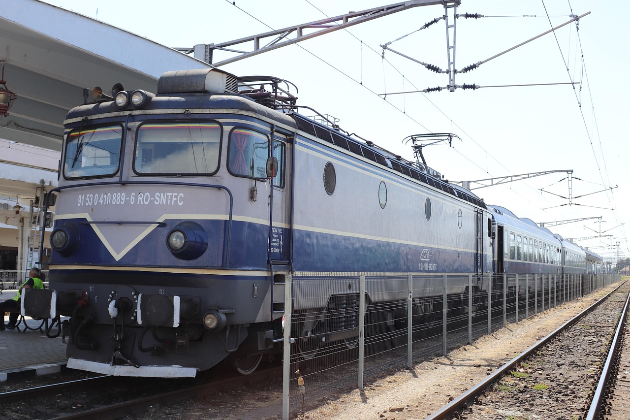 cfr, train, tren, locomotiva, gara de nord timisoara, timisoara, travel, transportation, trip, timisoara north station, train station, romania