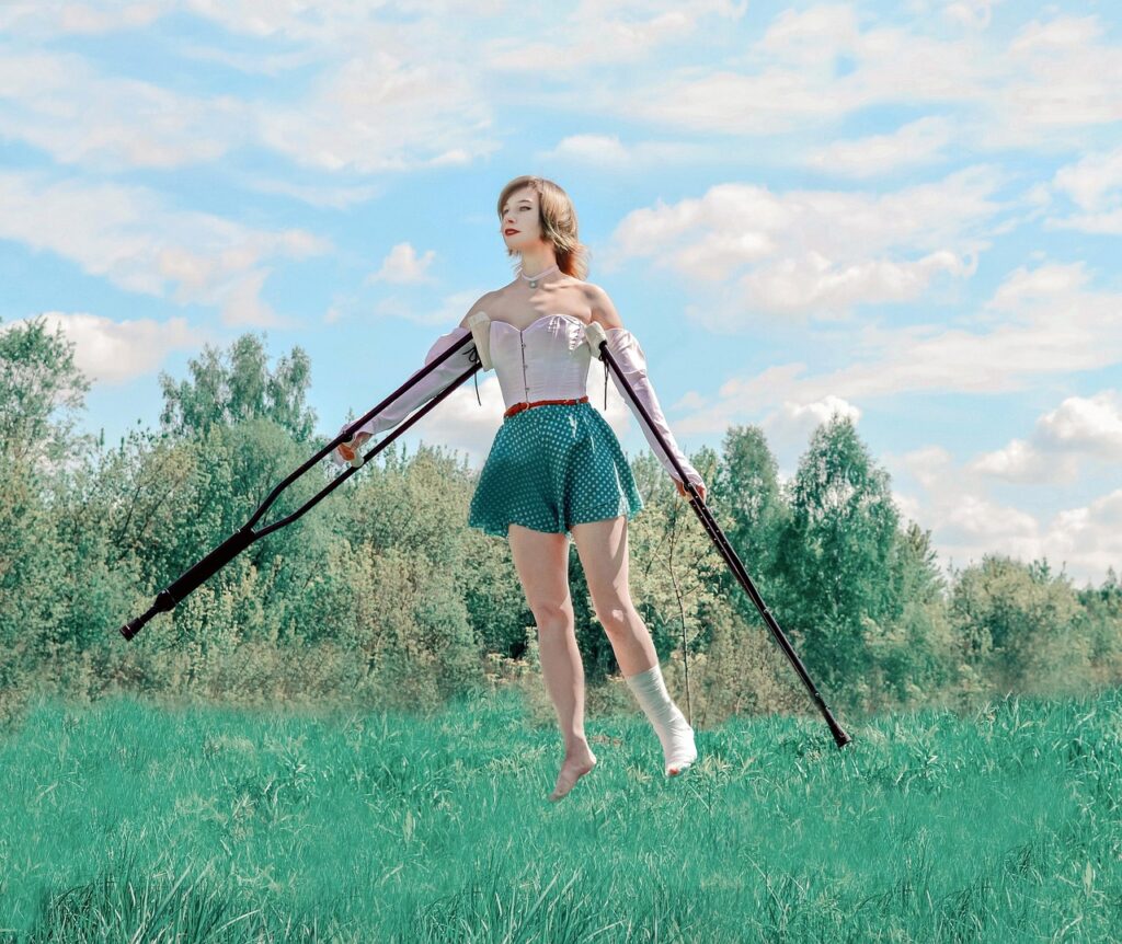 crutches, trauma, hope, recovery, flight, sky, injury, medical, health, hospital, the medicine, skeleton, patient, pain, broken, health care, fracture, accidents, anatomy, x-ray diagnostics, nature, treatment, accident, orthopedic, disease
