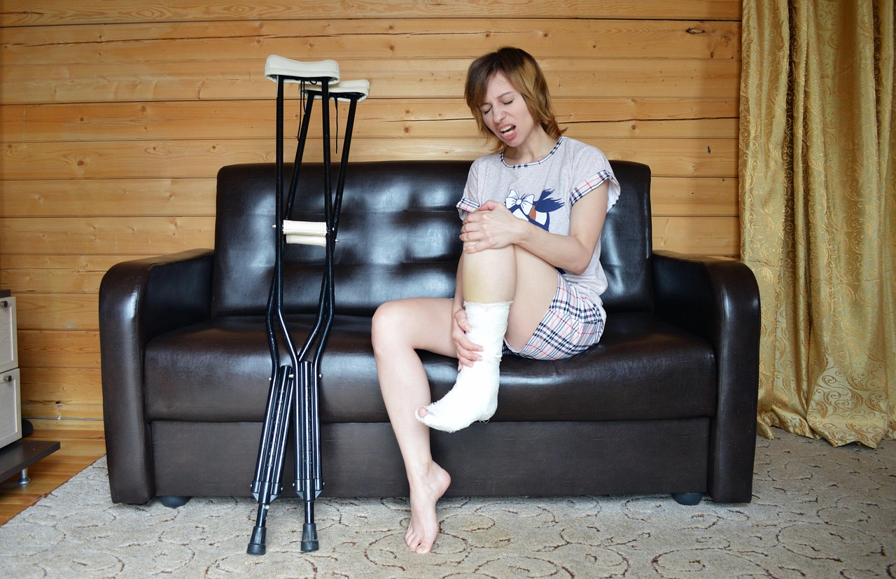 trauma, fracture, crutches, injury, pain, hospital, a broken leg, diagnostics, wound, hurt, insurance, patient, orthopedic, bandage, bone, the medicine, health care, care, treatment, accident, accidents, pharmacy, doctor, health, operation, fracture, fracture, fracture, fracture, fracture, crutches, crutches, crutches, injury, insurance, insurance, orthopedic, orthopedic