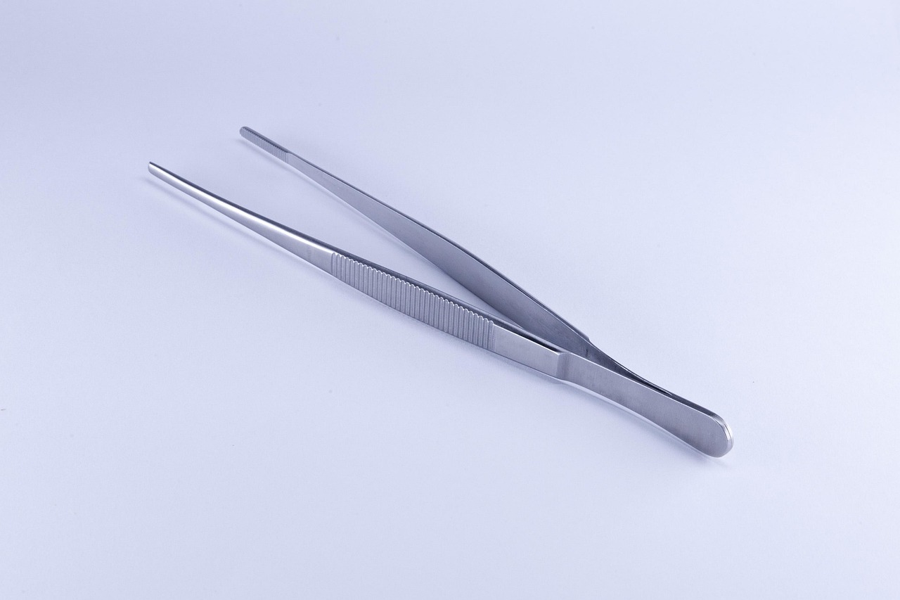 pincette, tongs, medical tools, cure, pincette, tongs, tongs, tongs, tongs, tongs