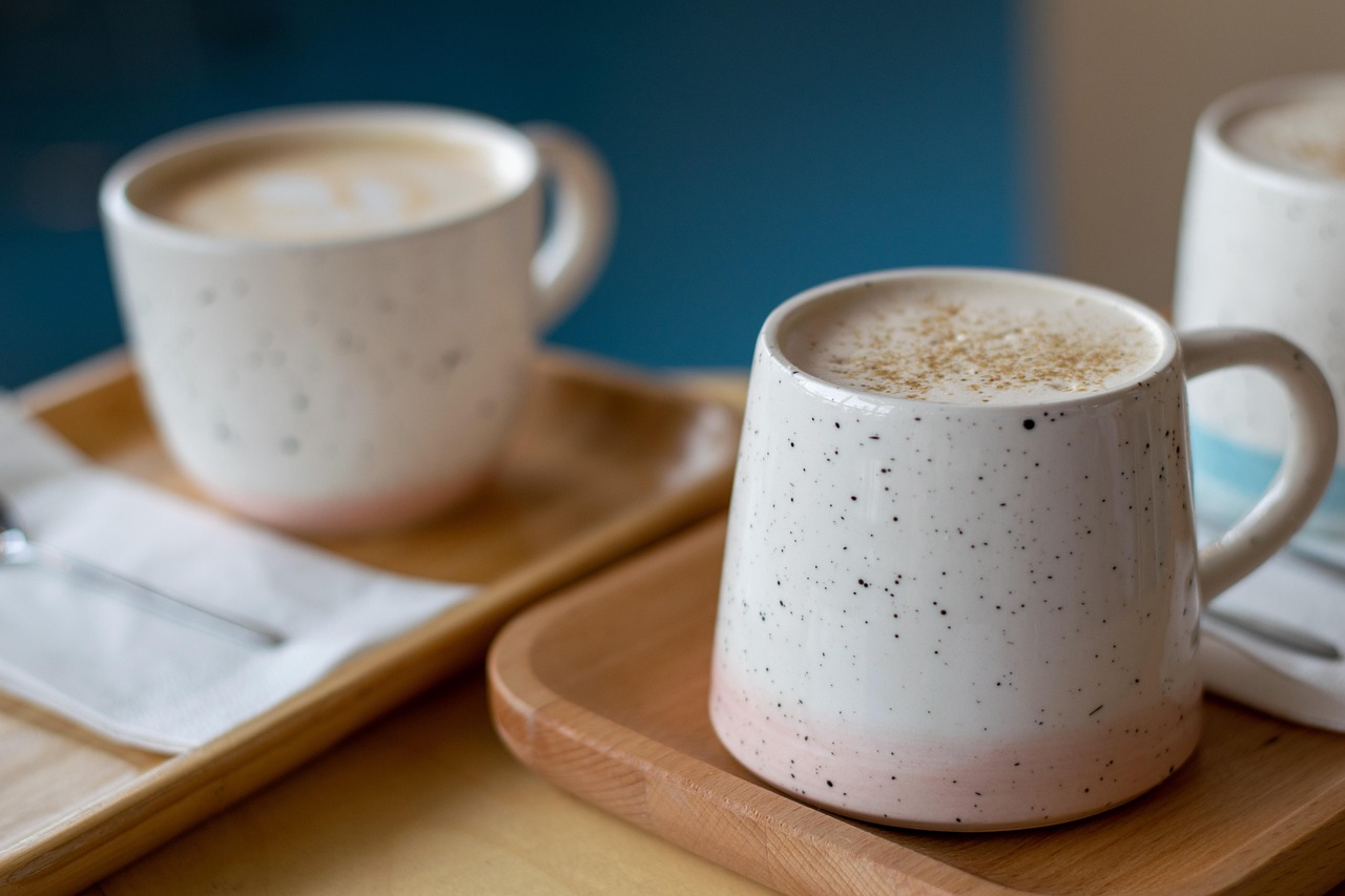 table, coffee, cup, coffee cup, cappuccino, break, café, latte, mug, morning, beverage