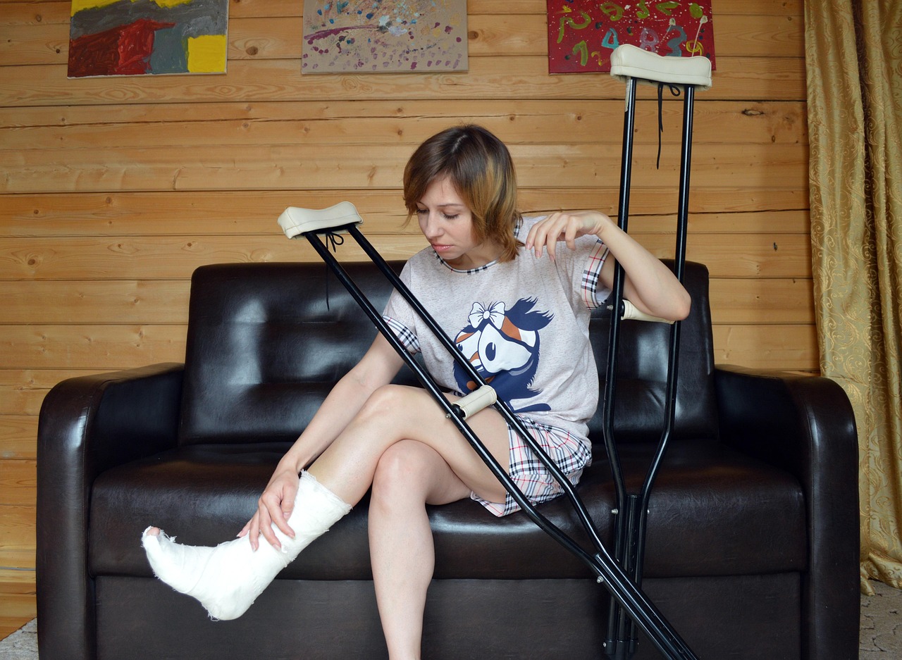 crutches, trauma, fracture, legs, injury, bone, health, anatomy, skeleton, the medicine, traumatology, treatment, rehabilitation, nursing, doctors, patient, crutches, crutches, fracture, fracture, injury, injury, injury, injury, injury, rehabilitation